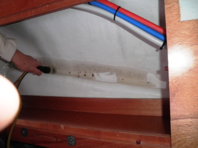 [Immagine: 2012111318379_Condensa barca.JPG]